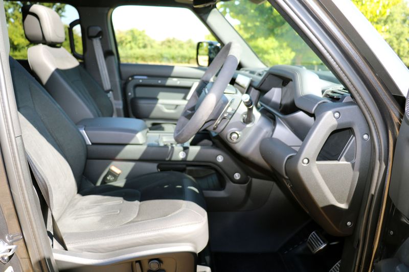 Landrover Defender 110 5.0 V8 Carpathian Edition with Urban Styling