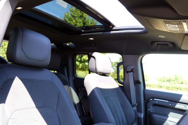 Landrover Defender 110 5.0 V8 Carpathian Edition with Urban Styling