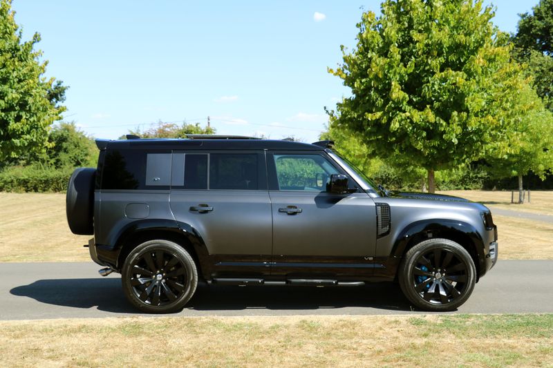 Landrover Defender 110 5.0 V8 Carpathian Edition with Urban Styling