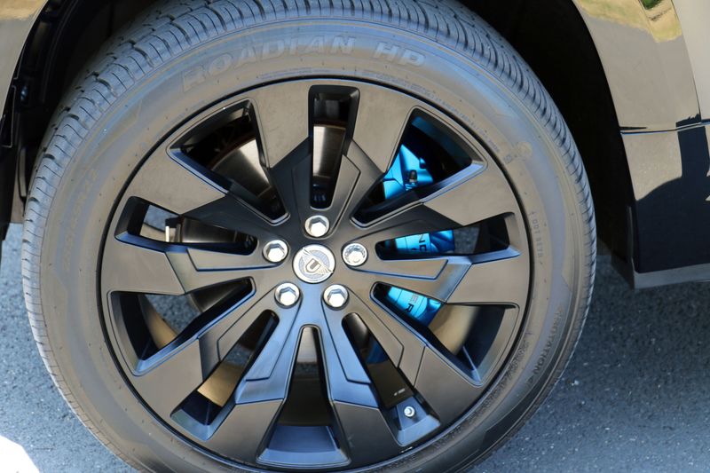 Landrover Defender 110 5.0 V8 Carpathian Edition with Urban Styling