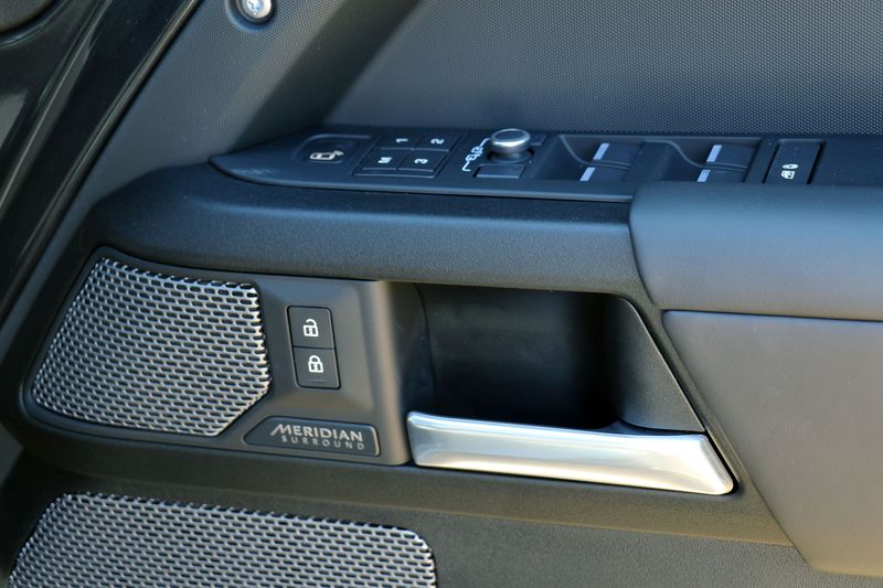 Landrover Defender 110 5.0 V8 Carpathian Edition with Urban Styling