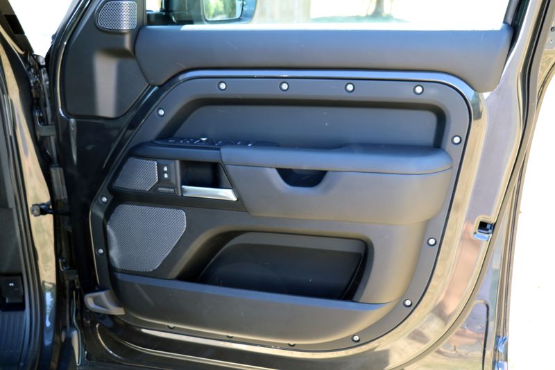 Landrover Defender 110 5.0 V8 Carpathian Edition with Urban Styling