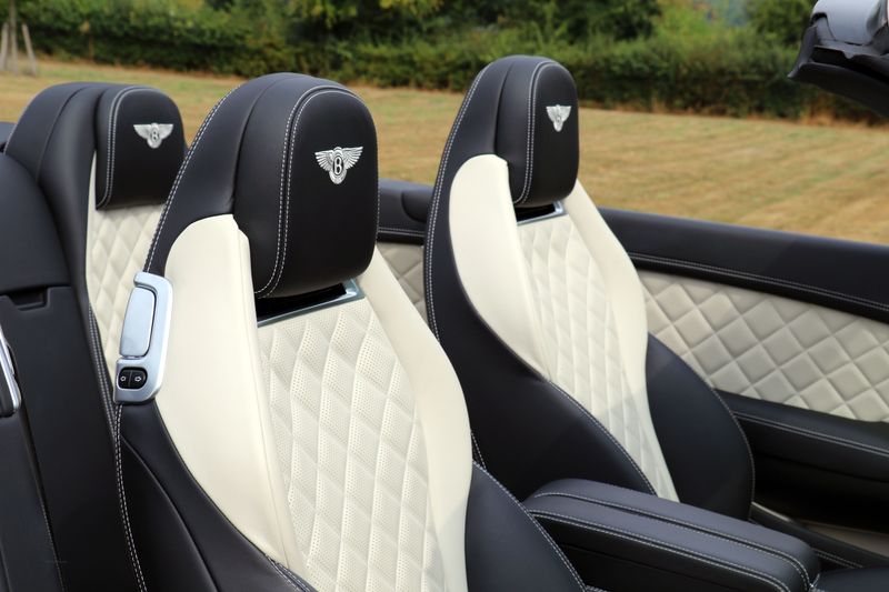 Bentley Continental GTC V8