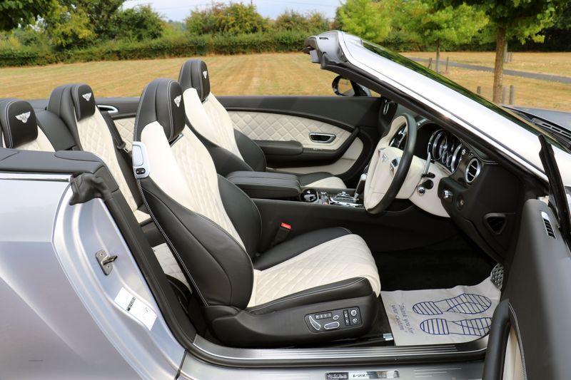 Bentley Continental GTC V8