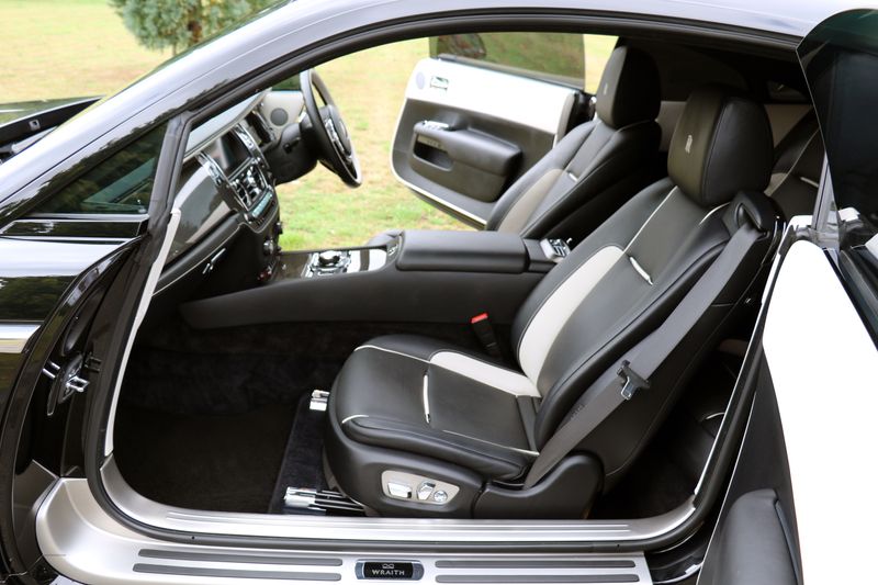 Rolls Royce Wraith V12 Coupe Black Badge