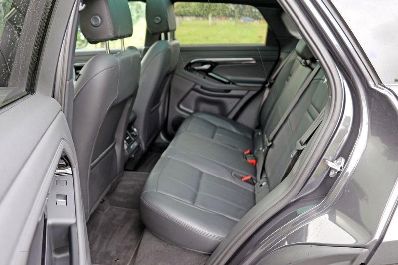 Range Rover Evoque D180 R Dynamic SE