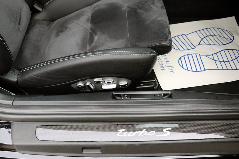 Porsche 911 Turbo S PDK with Aerokit