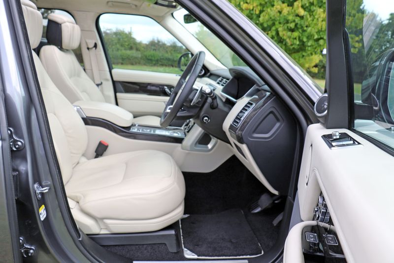 Range Rover 4.4 SDV8 Autobiography