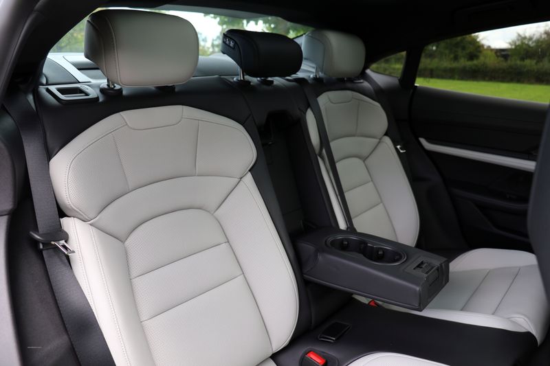 Porsche Taycan 4S 79.2KWH - Performance Battery Plus