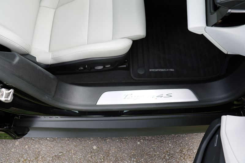 Porsche Taycan 4S 79.2KWH - Performance Battery Plus