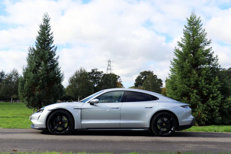 Porsche Taycan 4S Performance Plus