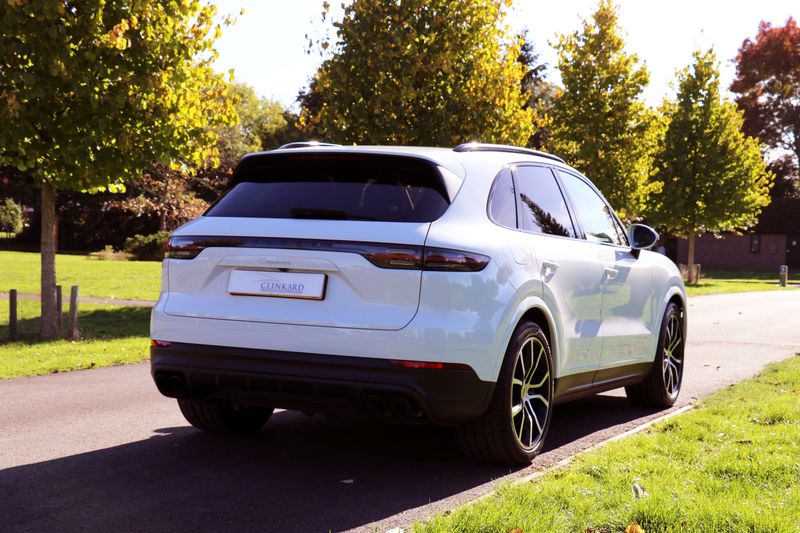 Porsche Cayenne 3.0 V6 Auto £25,000 in options!