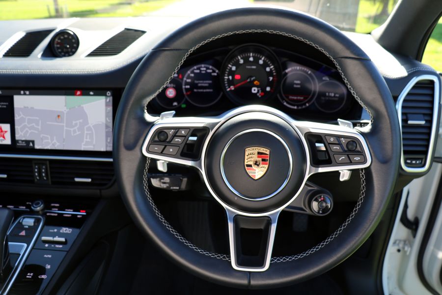 Porsche Cayenne 3.0 V6 Auto £25,000 in options!