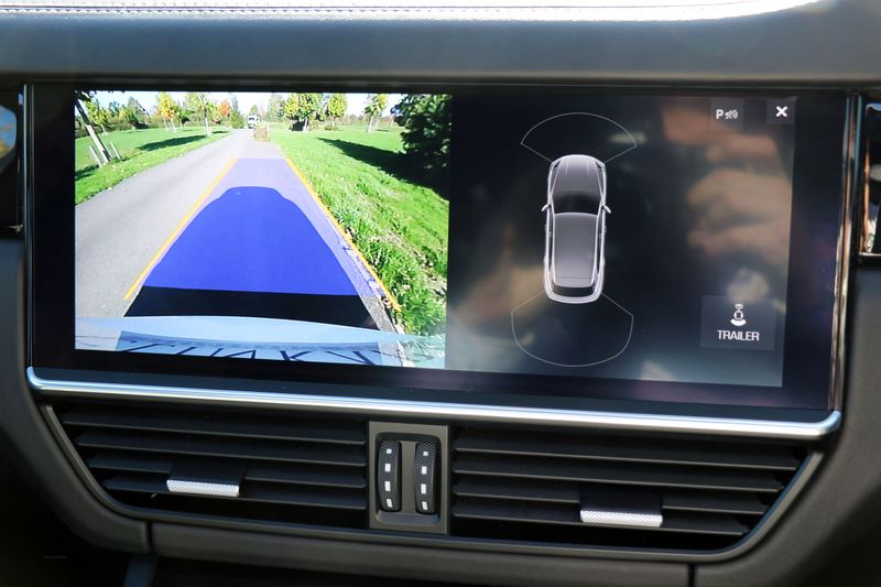 Porsche Cayenne 3.0 V6 Auto £25,000 in options!