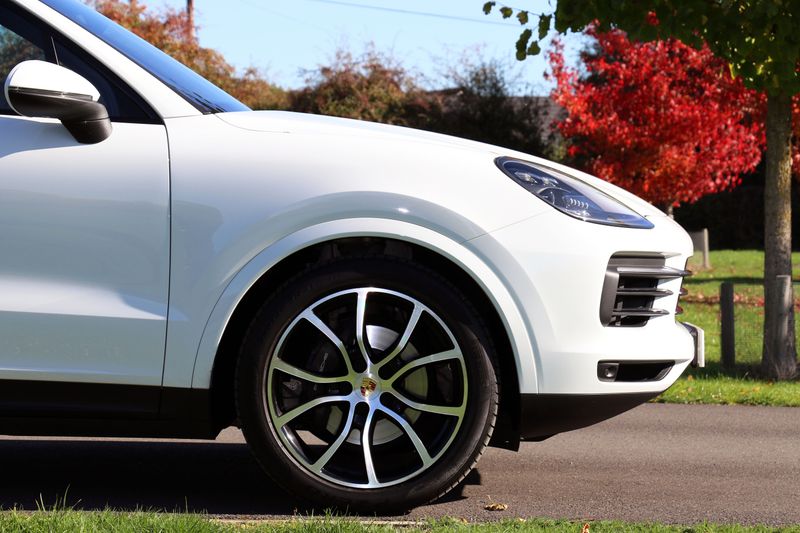 Porsche Cayenne 3.0 V6 Auto £25,000 in options!