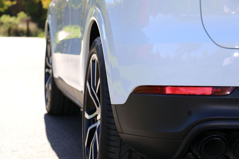 Porsche Cayenne 3.0 V6 Auto £25,000 in options!