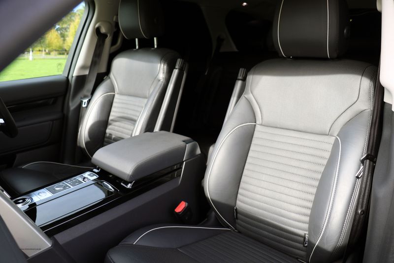 Landrover Discovery HSE 3.0 TD6 Commercial VAT Qualifying