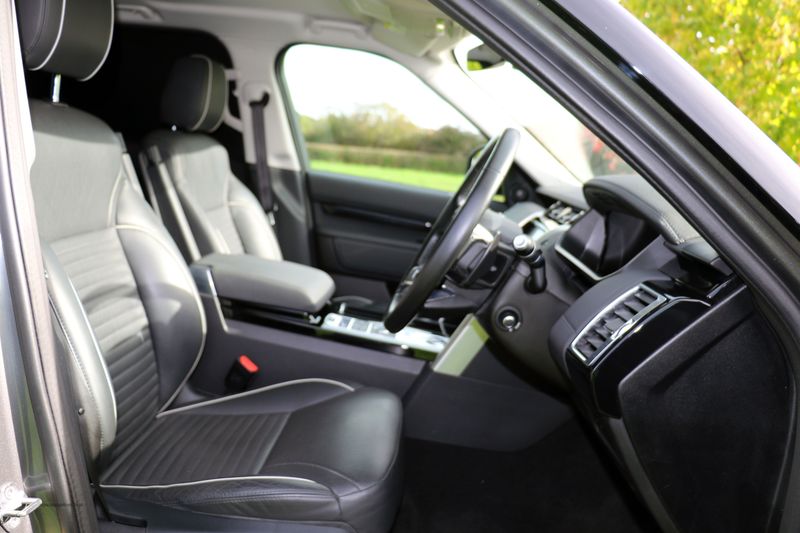 Landrover Discovery HSE 3.0 TD6 Commercial VAT Qualifying