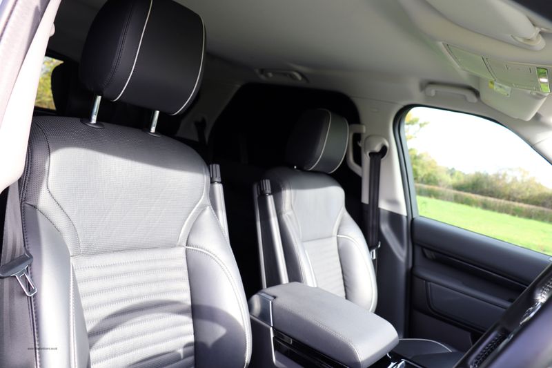 Landrover Discovery HSE 3.0 TD6 Commercial VAT Qualifying