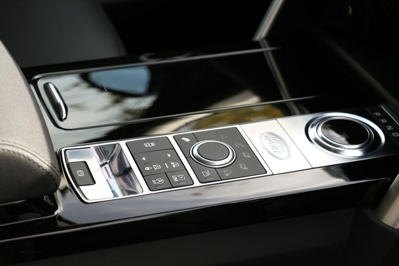 Landrover Discovery HSE 3.0 TD6 Commercial VAT Qualifying