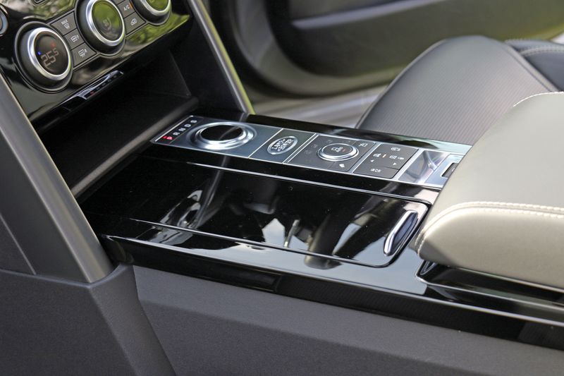 Landrover Discovery 3.0 SDV6 HSE Luxury