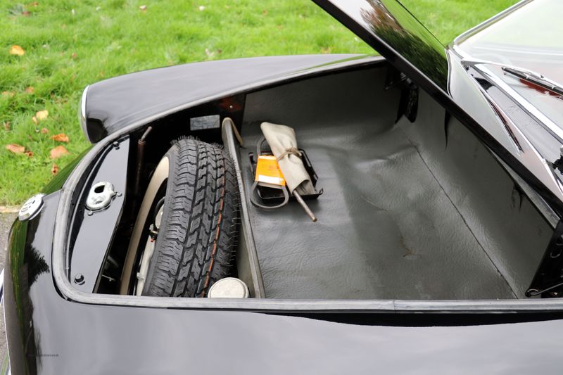 Volkswagen Karmann Ghia Coupe