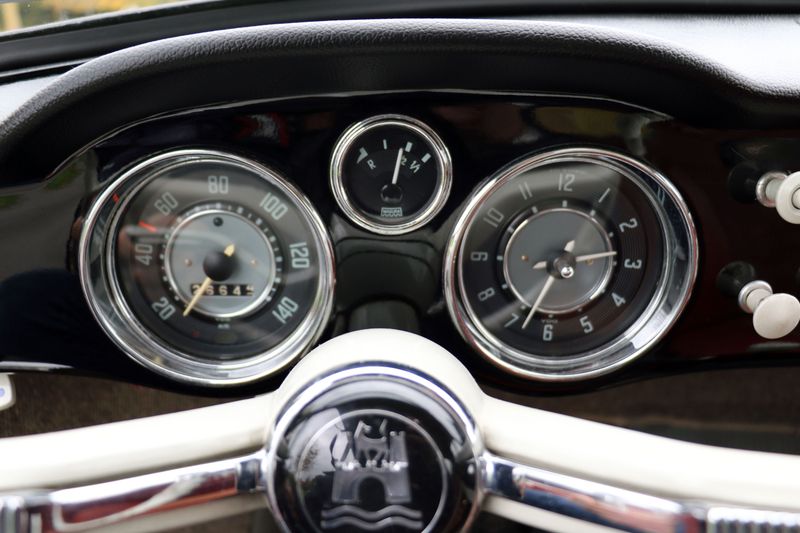 Volkswagen Karmann Ghia Coupe