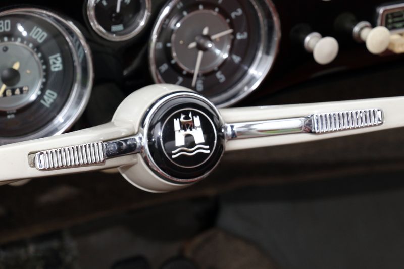 Volkswagen Karmann Ghia Coupe