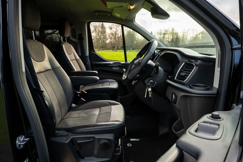 Ford Transit Custom (LWB) LTD MS-RT Automatic