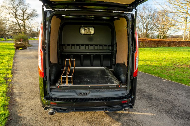 Ford Transit Custom (LWB) LTD MS-RT Automatic