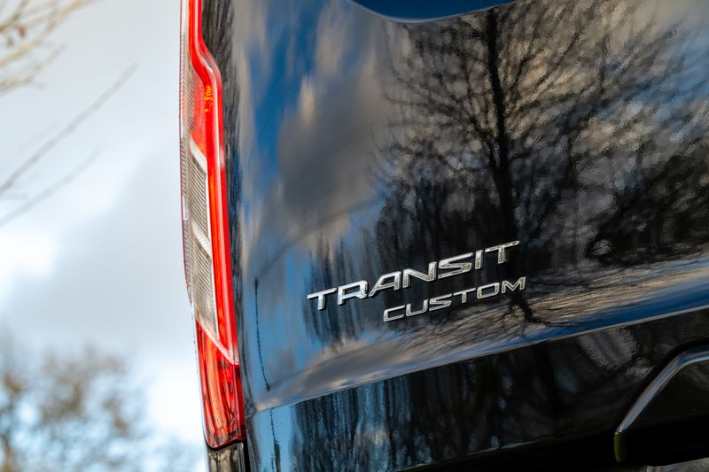 Ford Transit Custom (LWB) LTD MS-RT Automatic