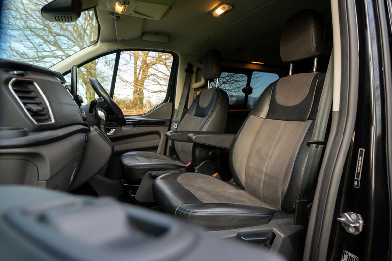 Ford Transit Custom (LWB) LTD MS-RT Automatic