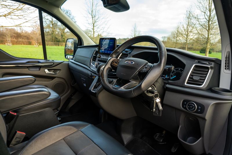 Ford Transit Custom (LWB) LTD MS-RT Automatic