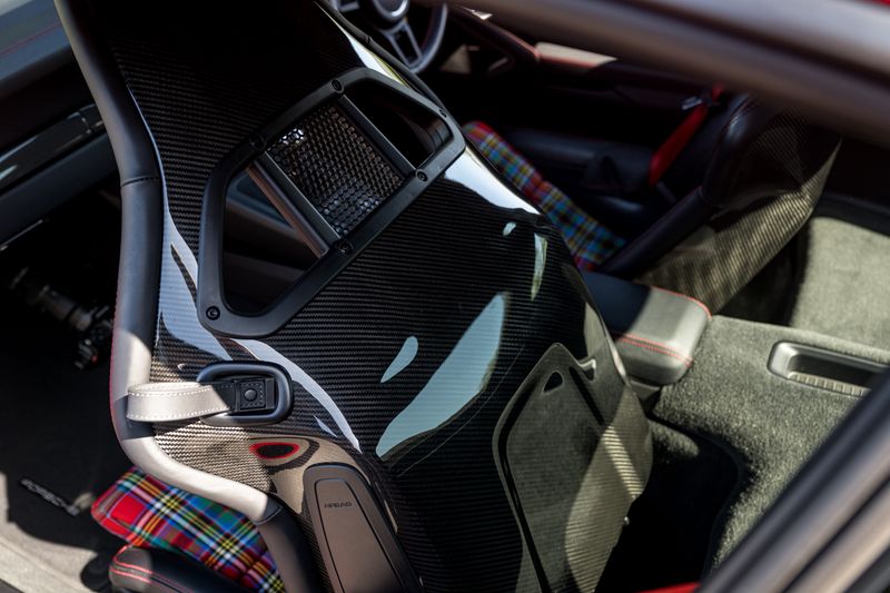Porsche 911 (991) 4.0 GT3 Touring (Manual)