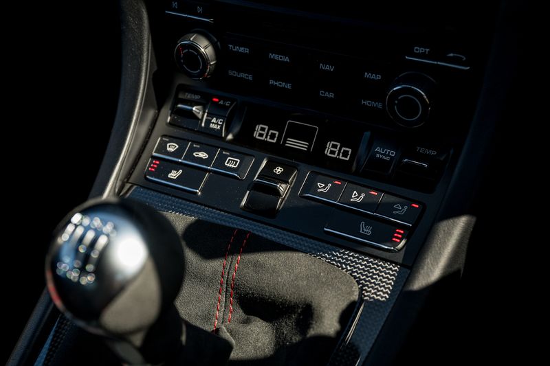 Porsche 911 (991) 4.0 GT3 Touring (Manual)