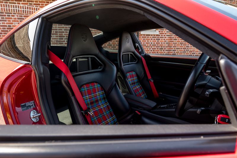 Porsche 911 (991) 4.0 GT3 Touring (Manual)