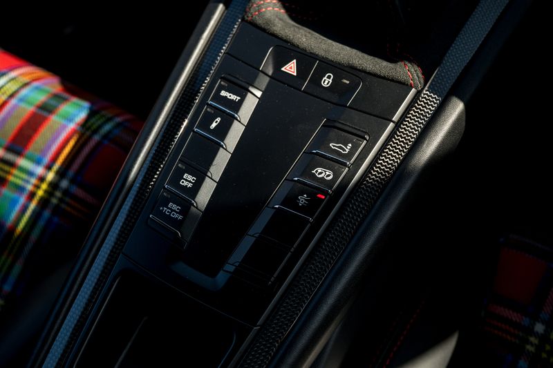 Porsche 911 (991) 4.0 GT3 Touring (Manual)