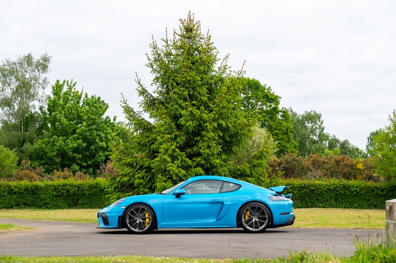 Porsche 718 Cayman 4.0 GT4 (Manual)