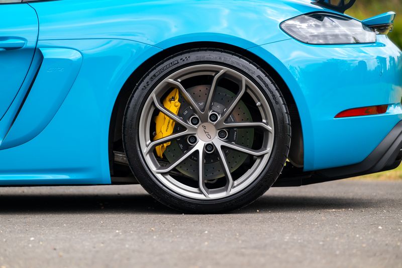 Porsche 718 Cayman 4.0 GT4 (Manual)