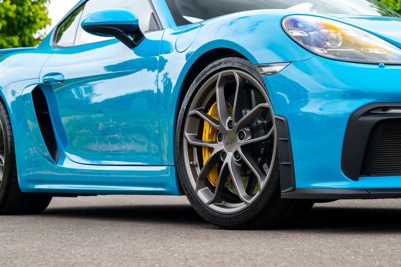 Porsche 718 Cayman 4.0 GT4 (Manual)