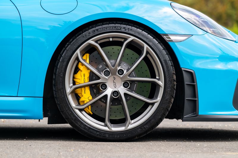 Porsche 718 Cayman 4.0 GT4 (Manual)