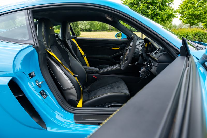 Porsche 718 Cayman 4.0 GT4 (Manual)