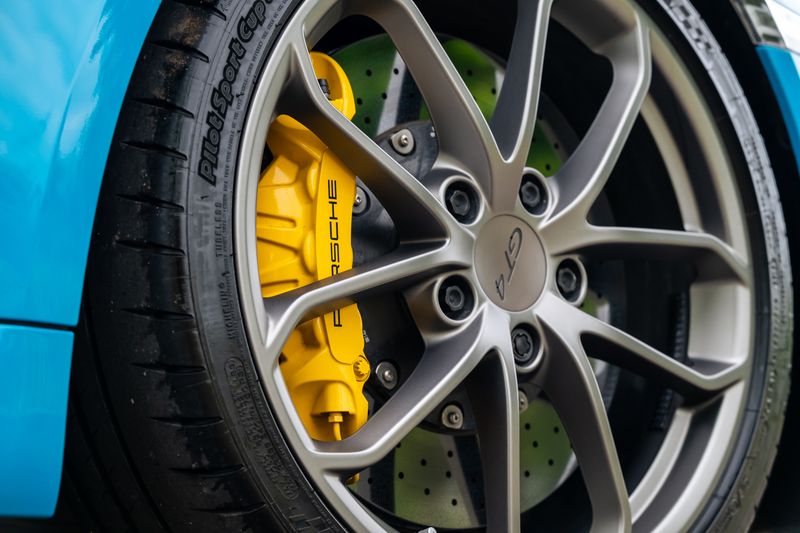 Porsche 718 Cayman 4.0 GT4 (Manual)