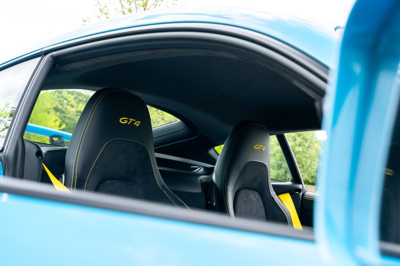 Porsche 718 Cayman 4.0 GT4 (Manual)