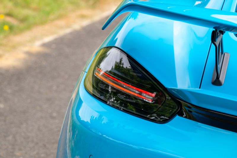 Porsche 718 Cayman 4.0 GT4 (Manual)