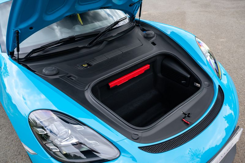 Porsche 718 Cayman 4.0 GT4 (Manual)