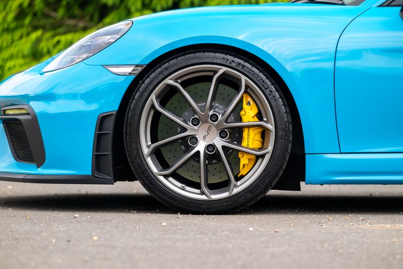 Porsche 718 Cayman 4.0 GT4 (Manual)