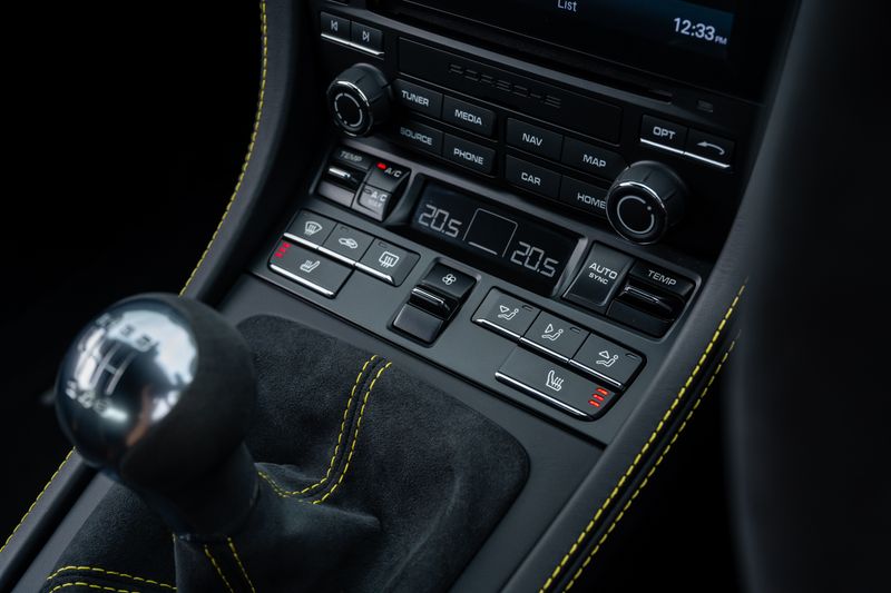 Porsche 718 Cayman 4.0 GT4 (Manual)