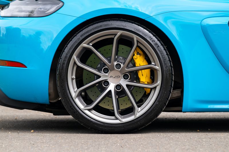 Porsche 718 Cayman 4.0 GT4 (Manual)