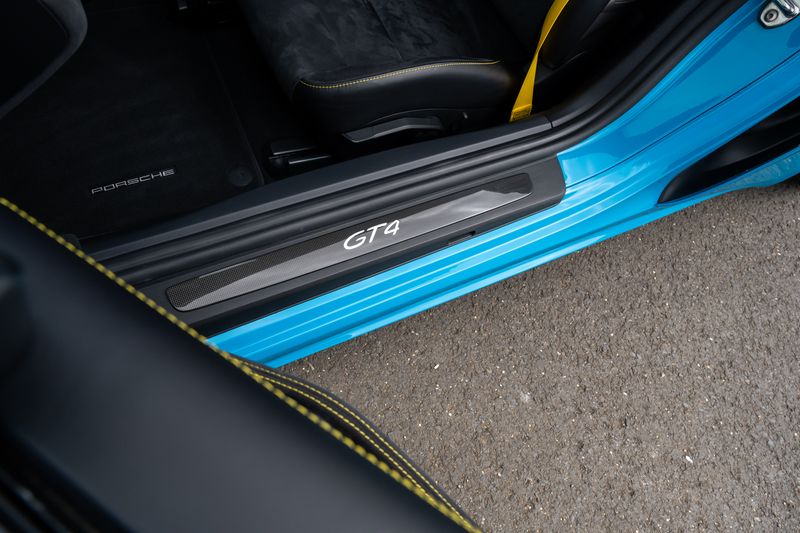 Porsche 718 Cayman 4.0 GT4 (Manual)